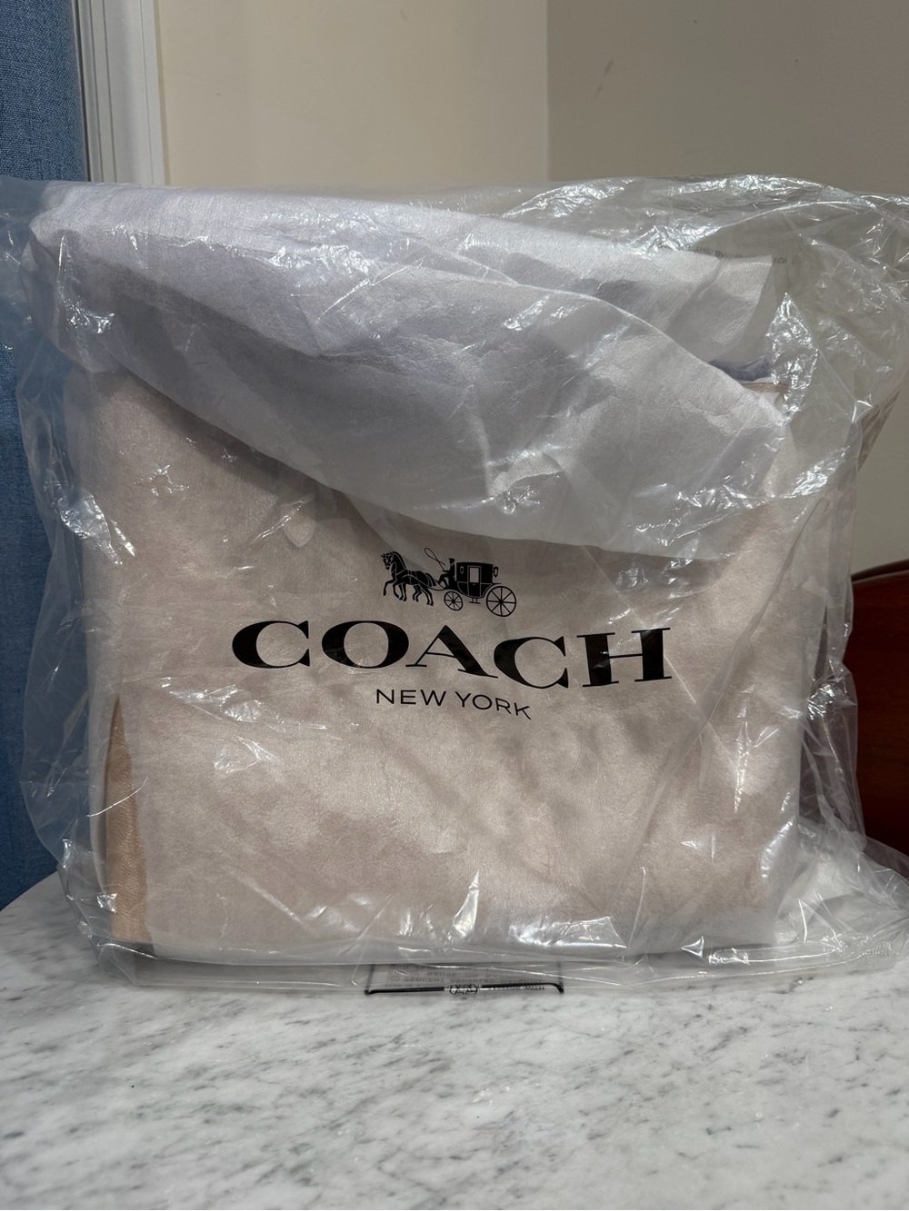 COACH town tote bag in signature canvas with gold hardware